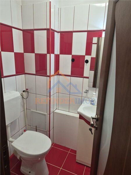 Drumul Taberei Apartament de vanzare cu 3 camere, 2 grupuri sanitare,